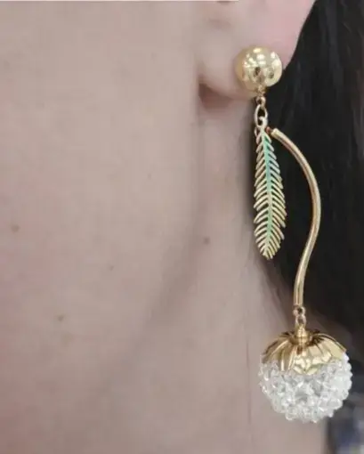 Boucles d'Oreilles Feuille Élégance Dorée